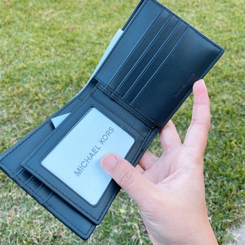 Michael Kors Men's Wallet - Picture 3 of 5